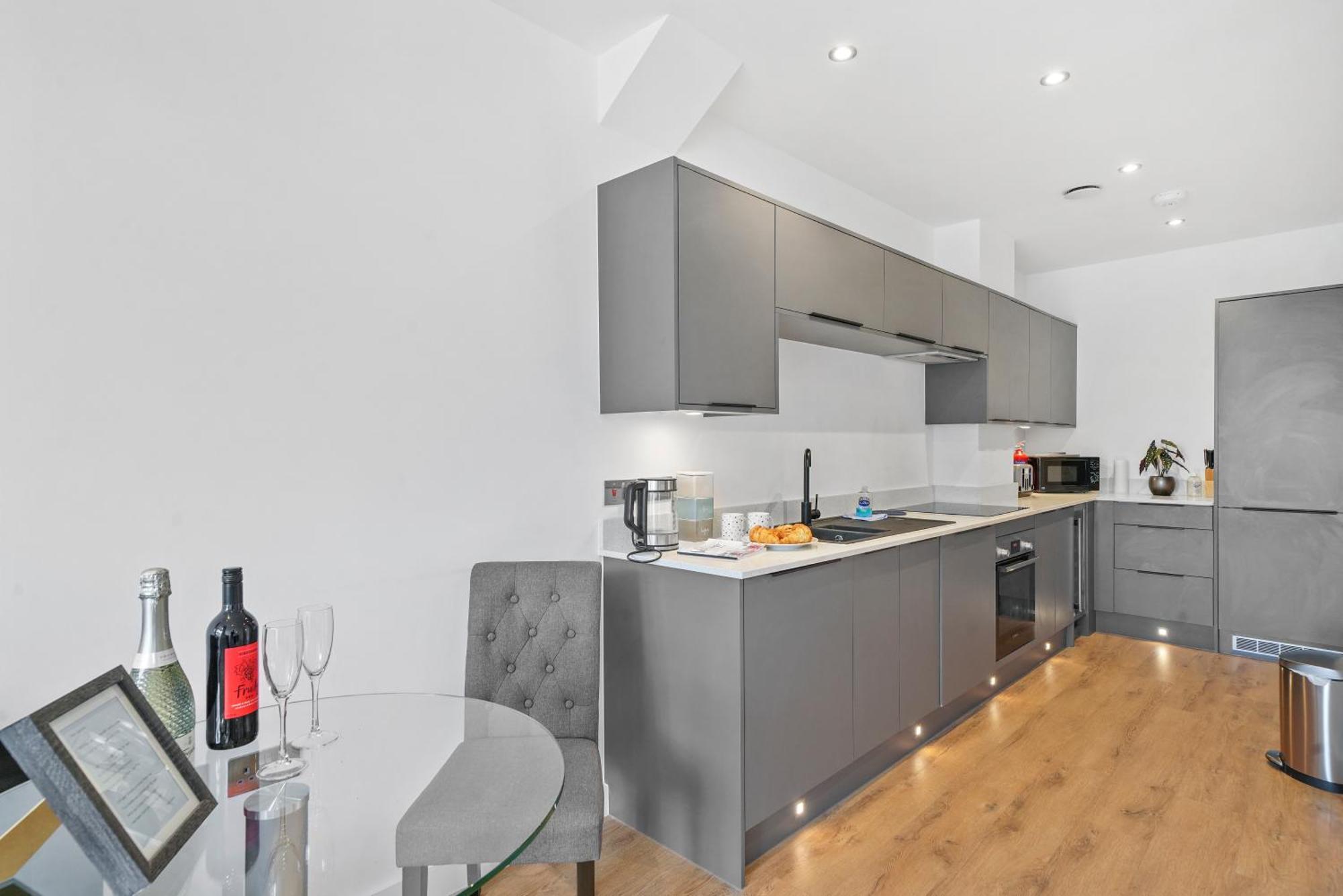 Retreat: Seaside Bliss In Ramsgate Appartement Buitenkant foto