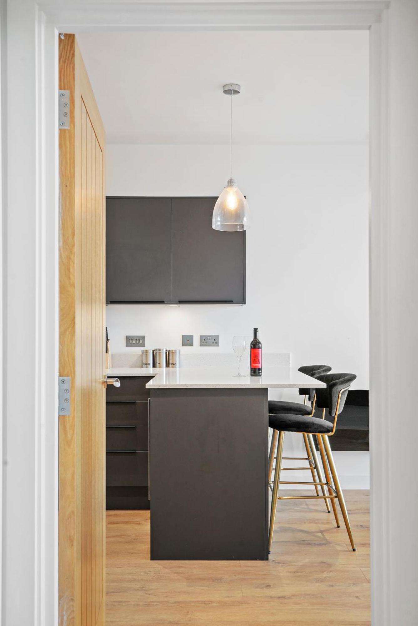 Retreat: Seaside Bliss In Ramsgate Appartement Buitenkant foto