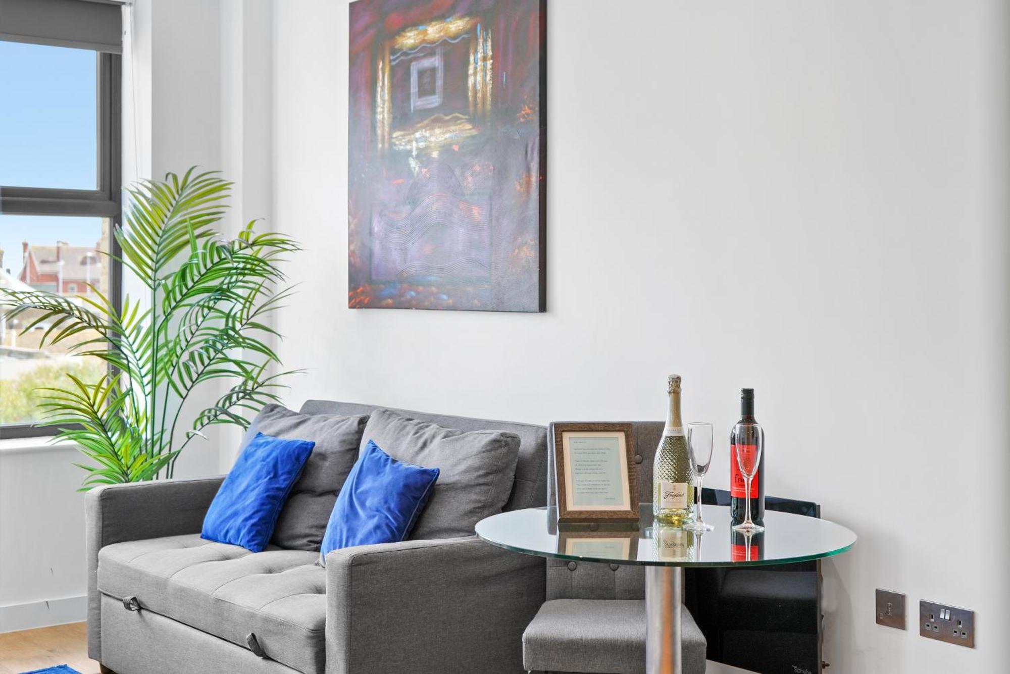 Retreat: Seaside Bliss In Ramsgate Appartement Buitenkant foto